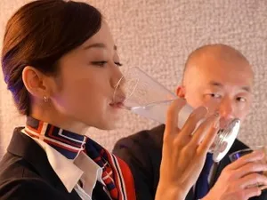 Nằm ở Hàng Châu, một địa điểm nữ thần ba người, cô gái trong sáng và em họ có làn da trắng và ngoại hình xinh đẹp, mông trắng và mềm mại và những lỗ đẹp nằm cạnh nhau, trải nghiệm xem rất tuyệt vời và được khuyến khích