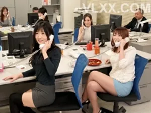 Địt nhau cùng em nhân viên văn phòng lồn khít