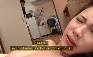 đi làm tóc cùng cô vợ, lén nện nữ nhân viên