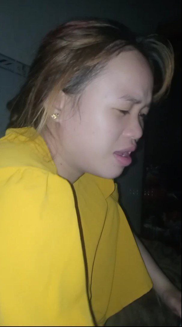 Vợ dâm đãng banh háng cho nhân viên địt